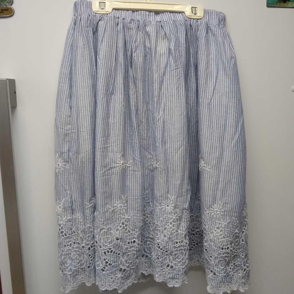 NWT We Love Fashion Blue and White Stripes Floral Skirt - Size M - Picture 9 of 11